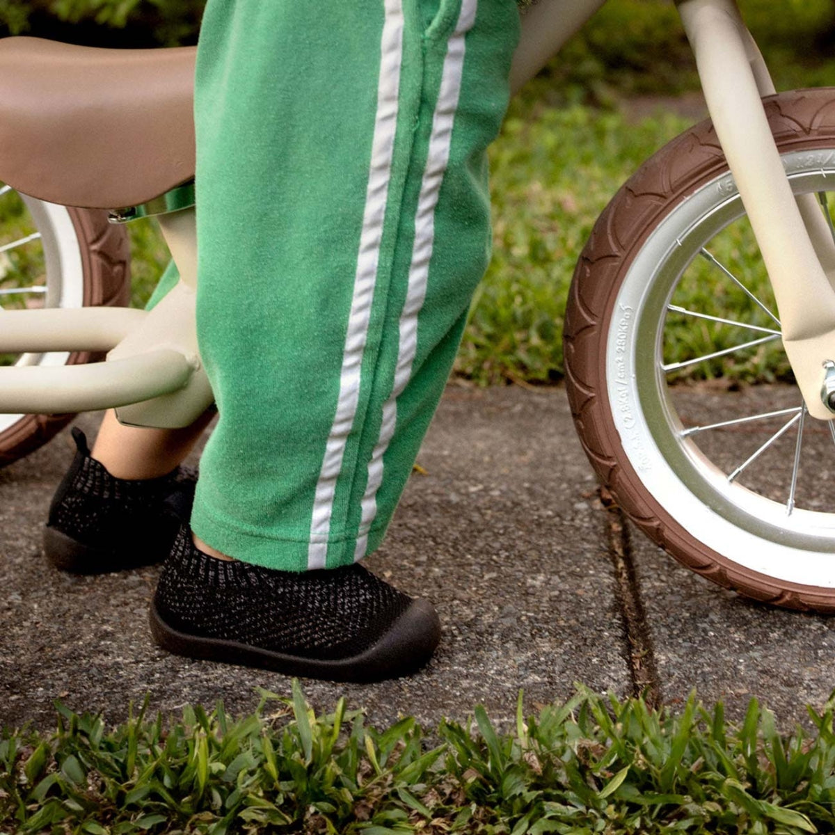 Zapatos para bebé – primeros pasos ligeros y seguros