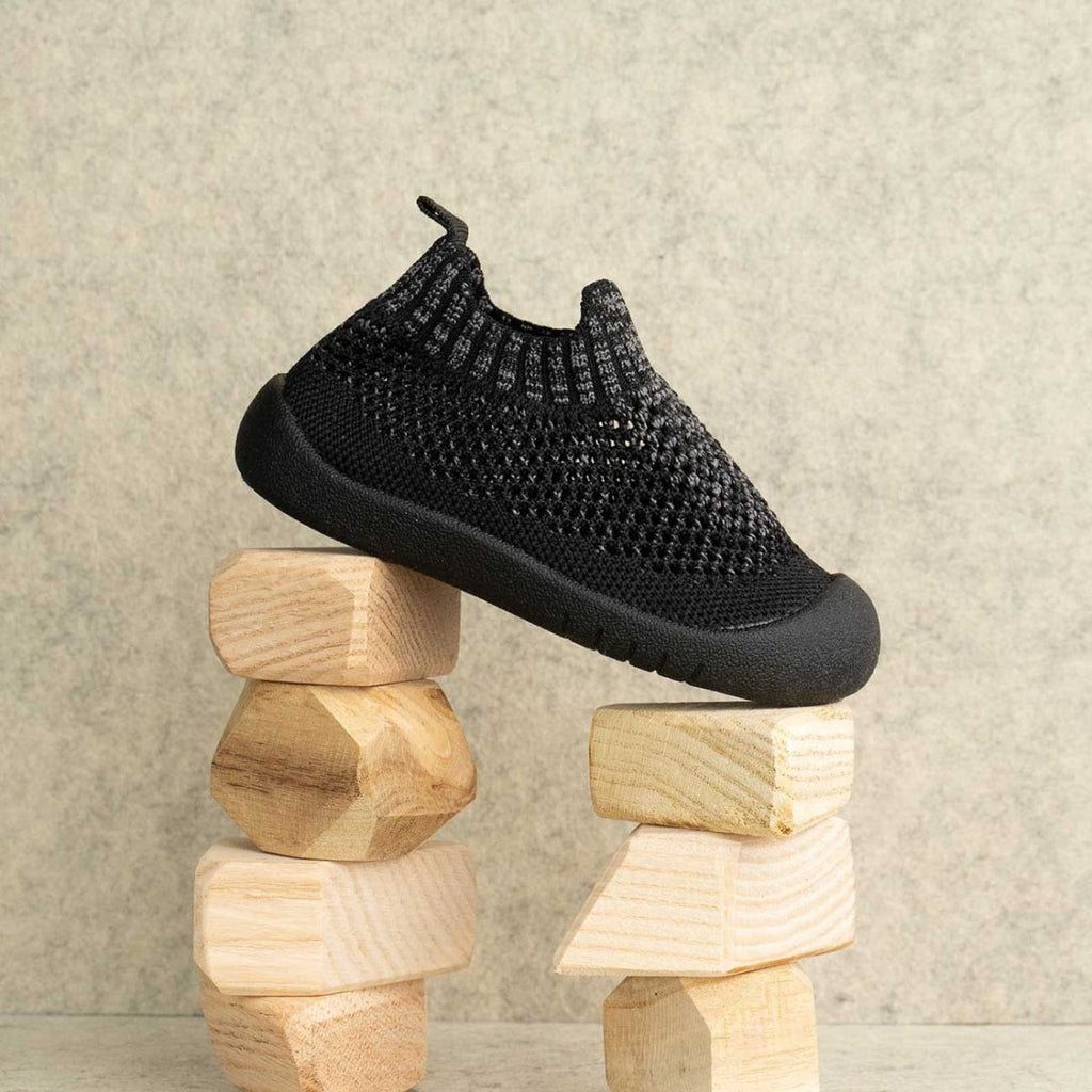 Zapatos para bebé – primeros pasos ligeros y seguros