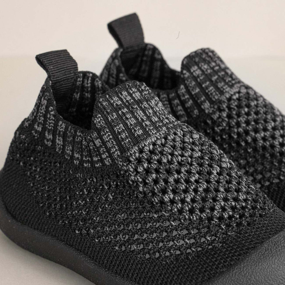 Zapatos para bebé – primeros pasos ligeros y seguros