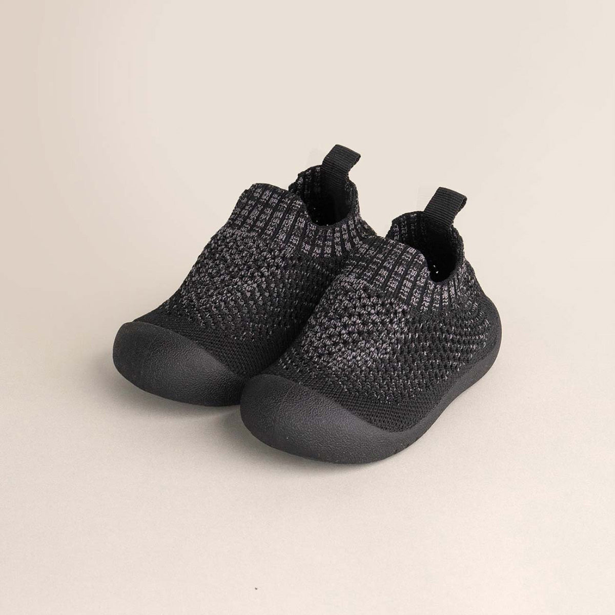 Zapatos para bebé – primeros pasos ligeros y seguros