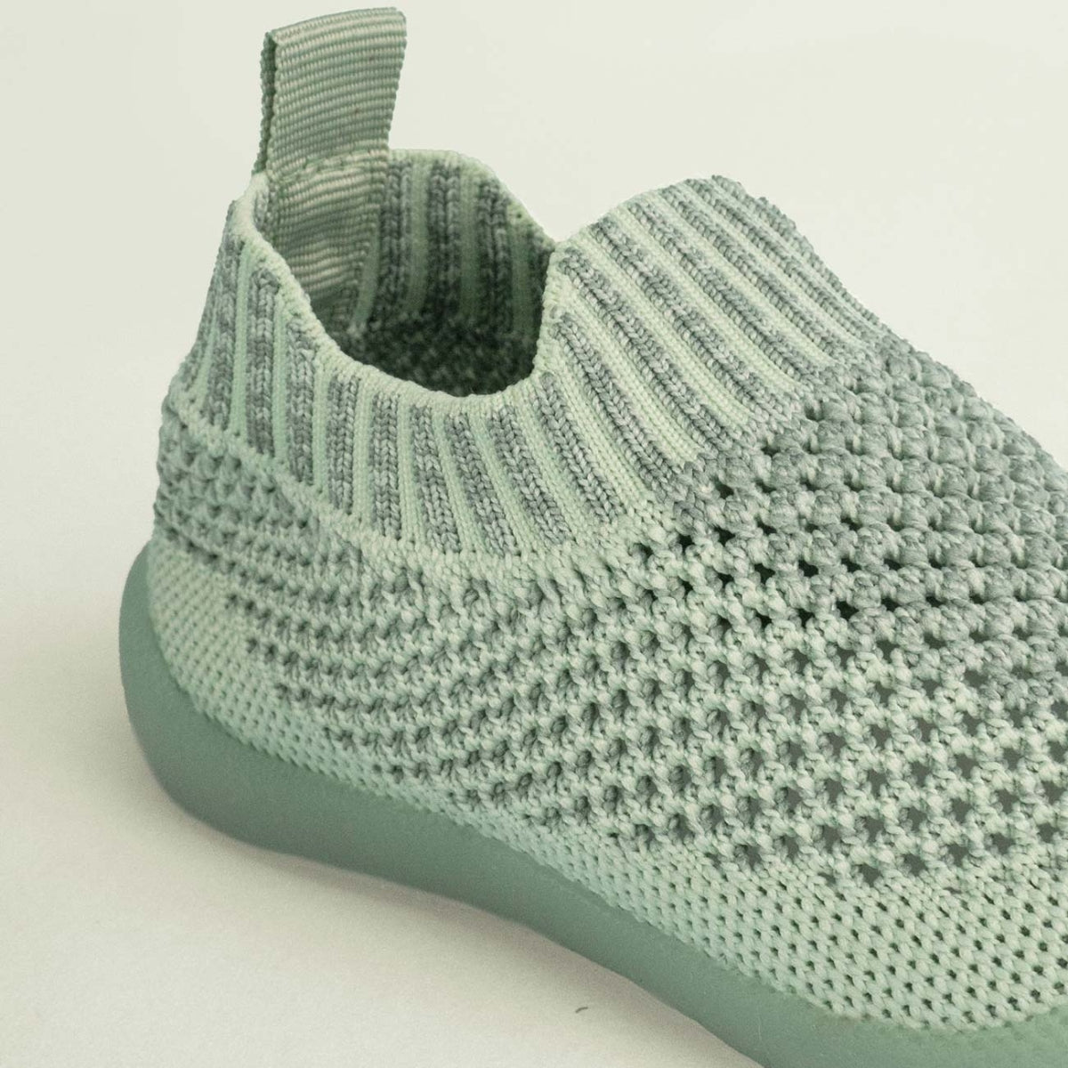 Zapatos para bebé – primeros pasos ligeros y seguros
