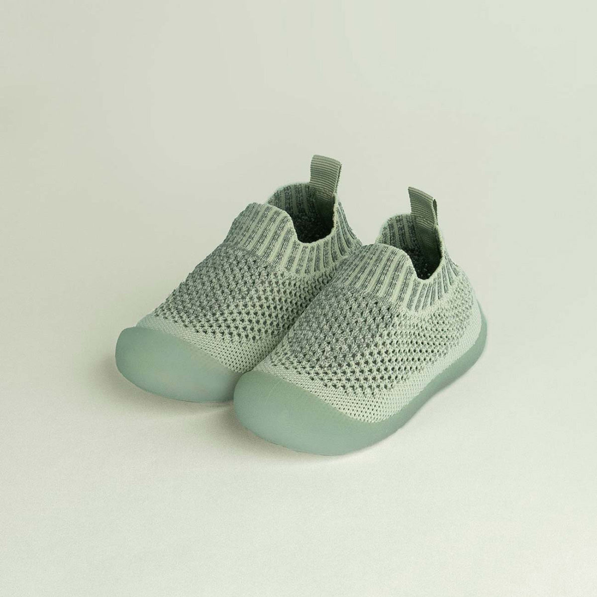 Zapatos para bebé – primeros pasos ligeros y seguros