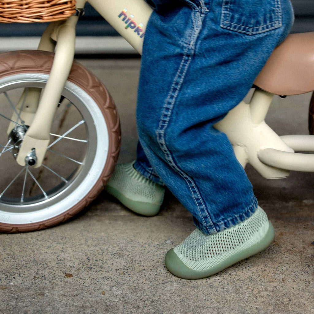 Zapatos para bebé – primeros pasos ligeros y seguros