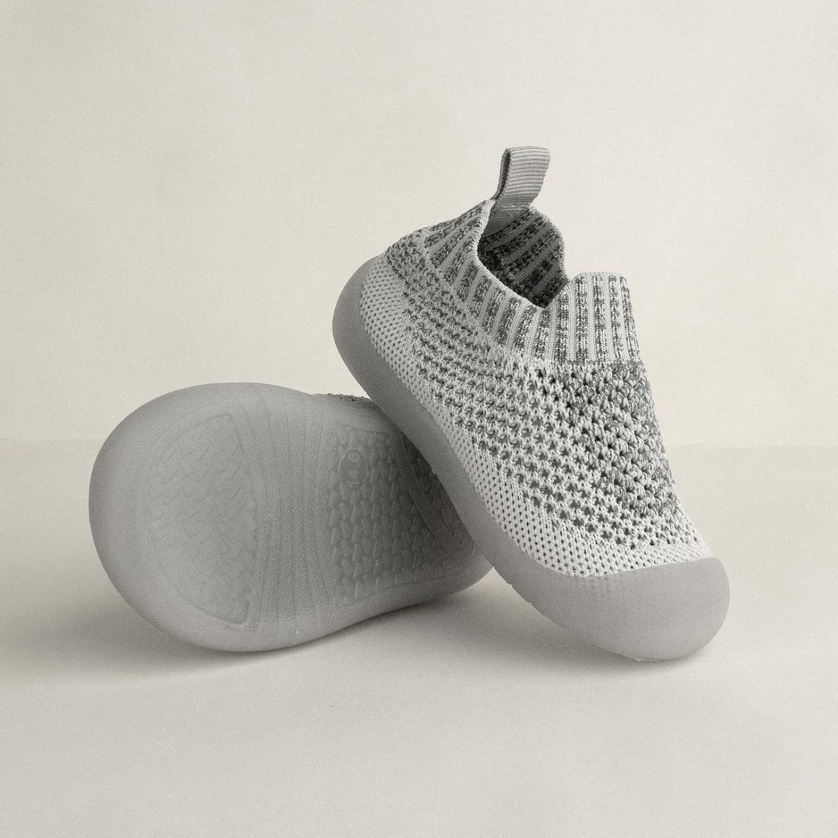 Zapatos para bebé – primeros pasos ligeros y seguros