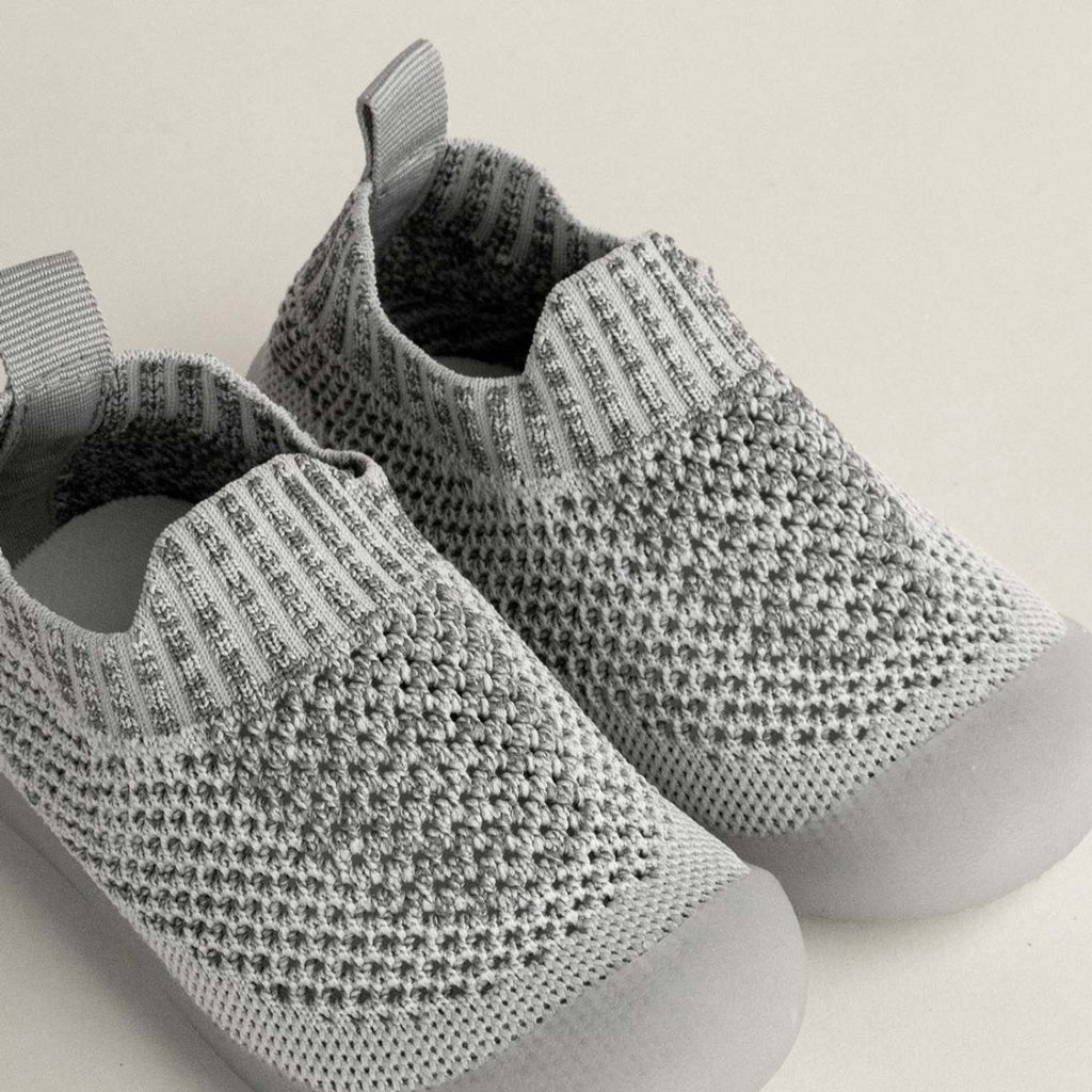 Zapatos para bebé – primeros pasos ligeros y seguros