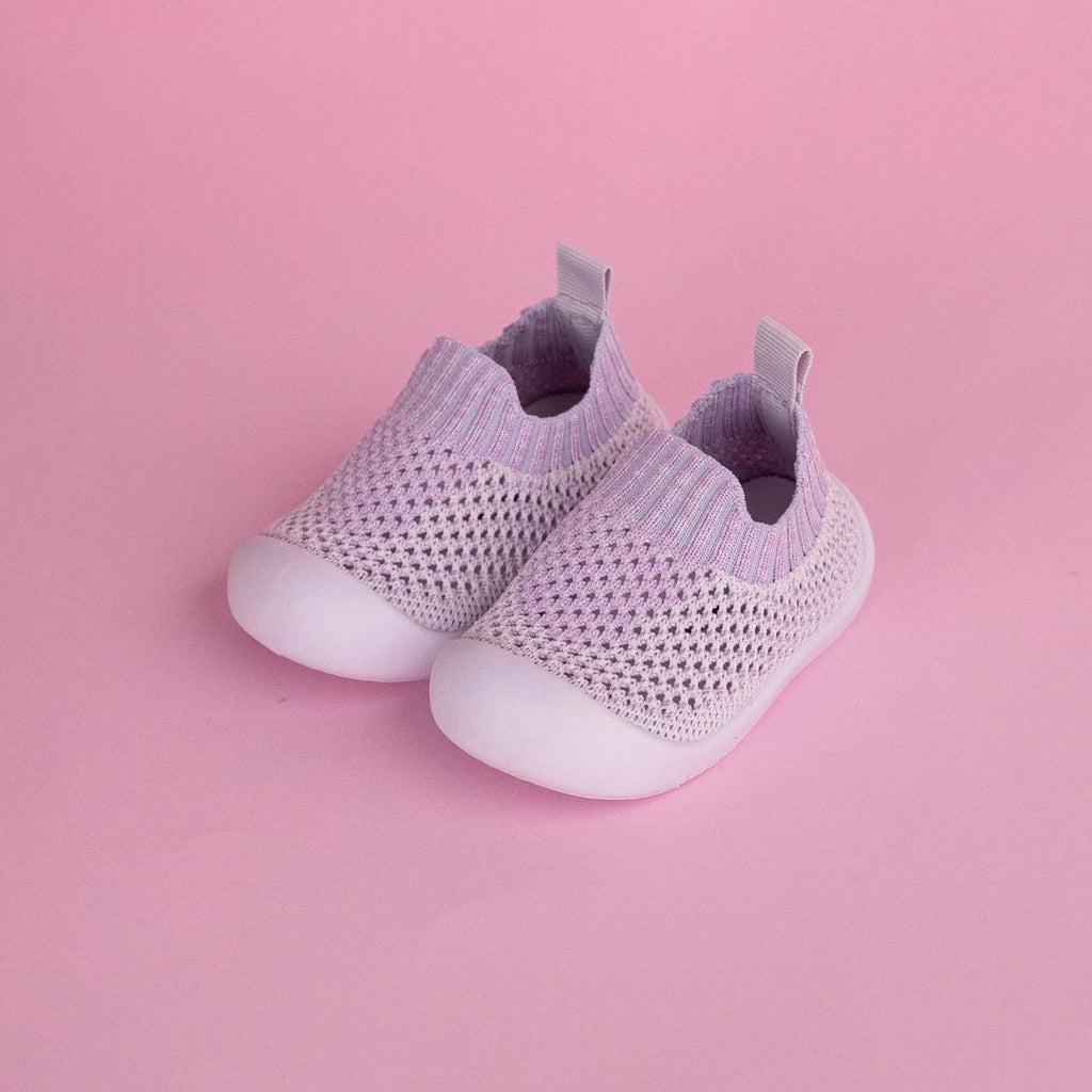 Zapatos para bebé – primeros pasos ligeros y seguros