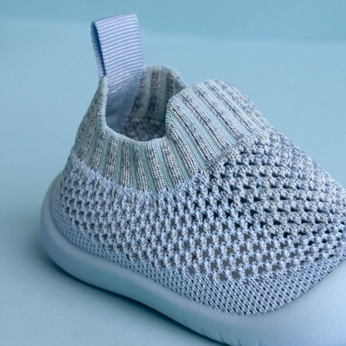 Zapatos para bebé – primeros pasos ligeros y seguros