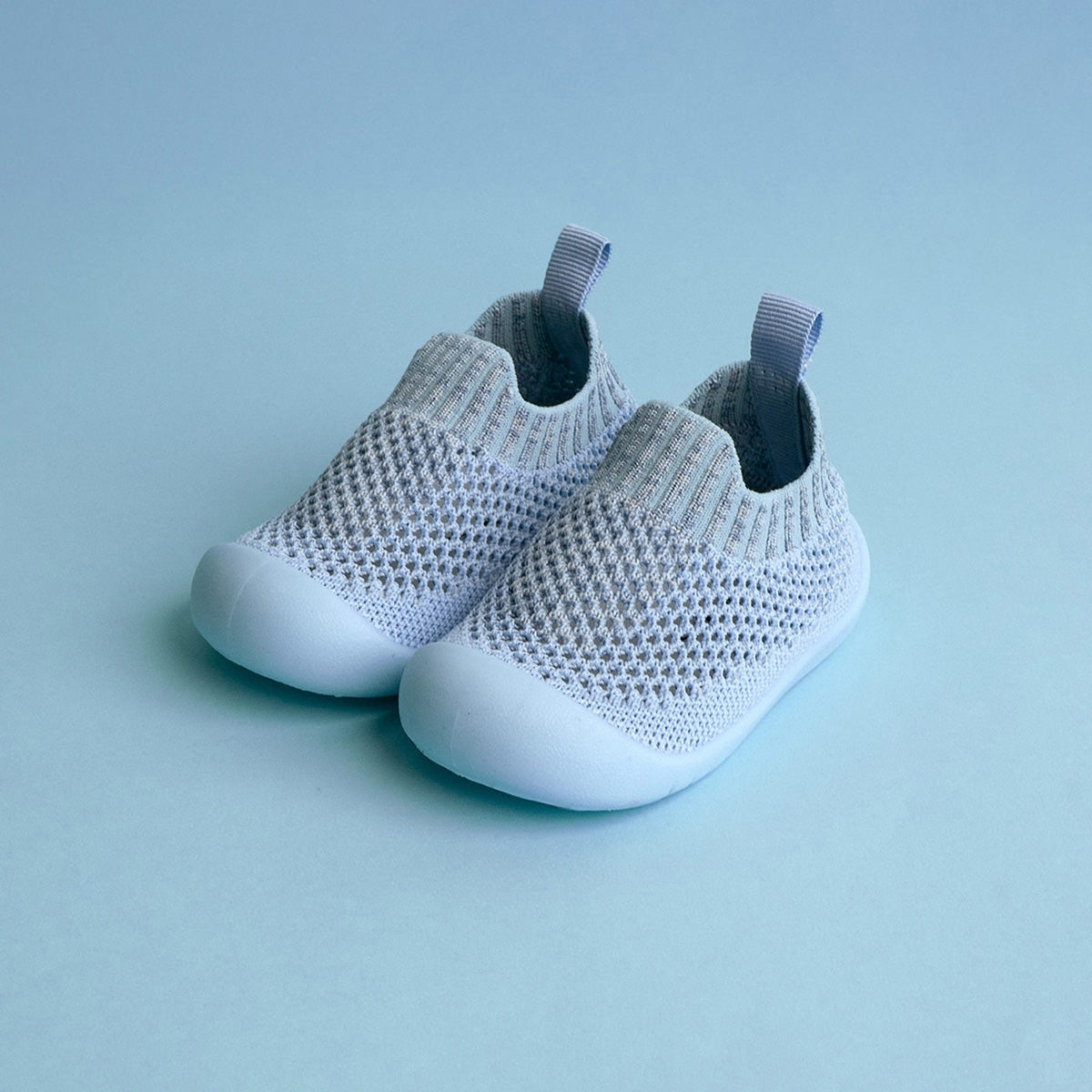 Zapatos para bebé – primeros pasos ligeros y seguros