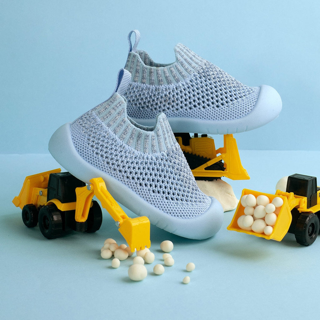 Zapatos para bebé – primeros pasos ligeros y seguros