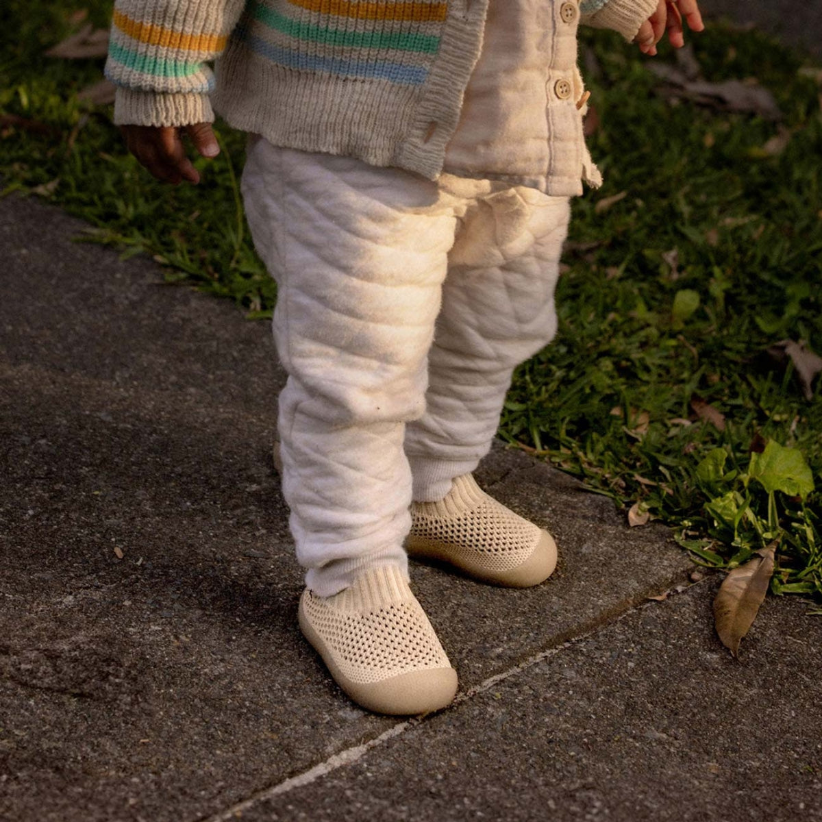 Zapatos para bebé – primeros pasos ligeros y seguros
