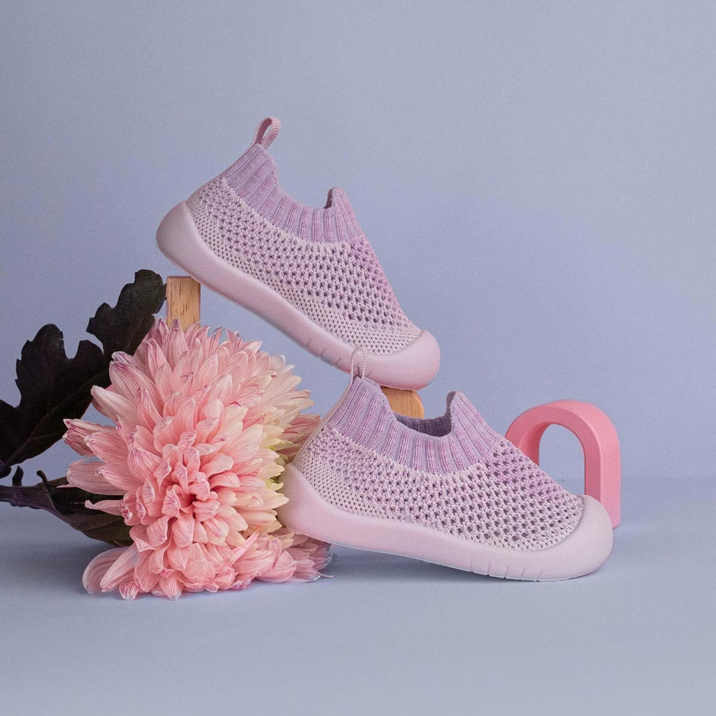 Zapatos para bebé – primeros pasos ligeros y seguros